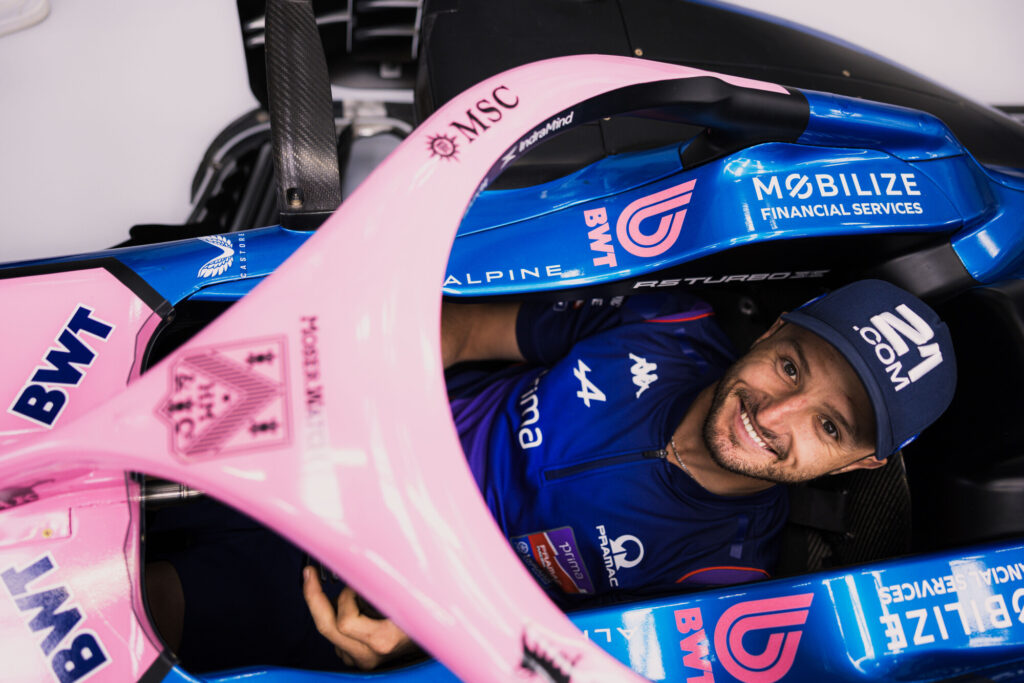 Alpine hosts Pramac Yamaha MotoGP riders at Enstone before Silverstone